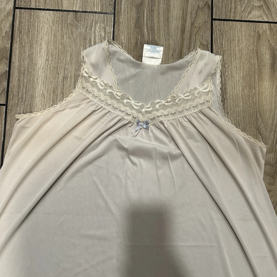 Camisa para dormir Fundamentals para mujer mediana blanca coqueta lazo de encaje femenino Foto 2 de 4