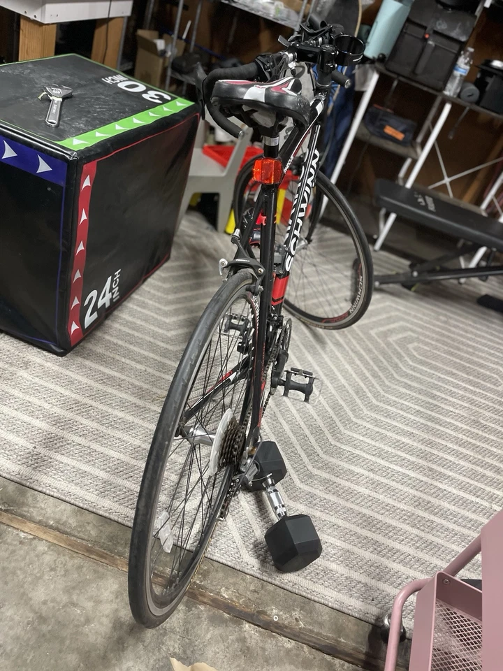 Schwinn Phocus 1600 男式公路自行车 700C 男式 Drop Bar 公路哑光黑色 — 第 2/4 张图片