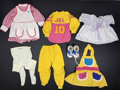 Playmates Talking Jill Doll BUNDLE SET Clothes Outfits Slumber Party Babysit Job