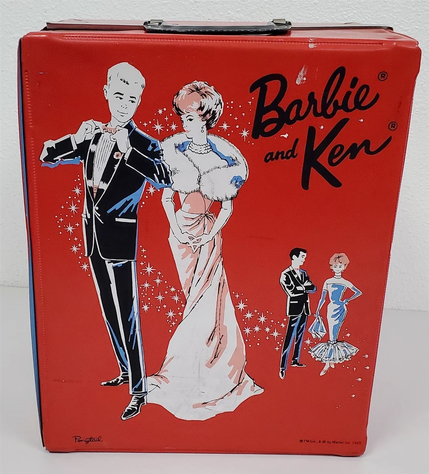 D-959 VINTAGE 1963 MATTEL RED VINYL BARBIE AND KEN DOLL CARRYING CASE! - Image 4 of 4