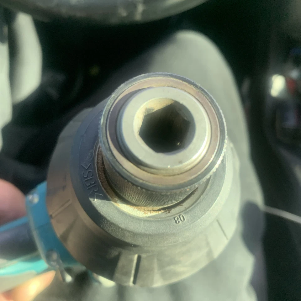 Makita (XWT09) Llave de impacto hexagonal de alto par sin escobillas de 7/16" y batería LXT de 18 V Foto 4 de 4