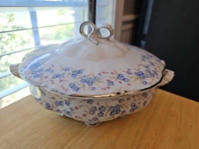 Mille Fleurs. by Hutschenreuther Round Covered Vegetable Serving Bowl 8'' Handles