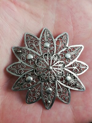 Ancienne broche en forme de fleur faite main de style victorien en