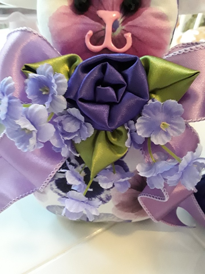 PRETTY PURPLE CABBAGE ROSES FLORAL FABRIC BEAUTIFUL BUNNY RABBIT