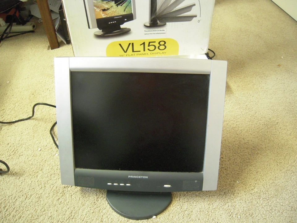 Princeton VL158 15 Inch LCD Computer Monitor - Image 2 of 4