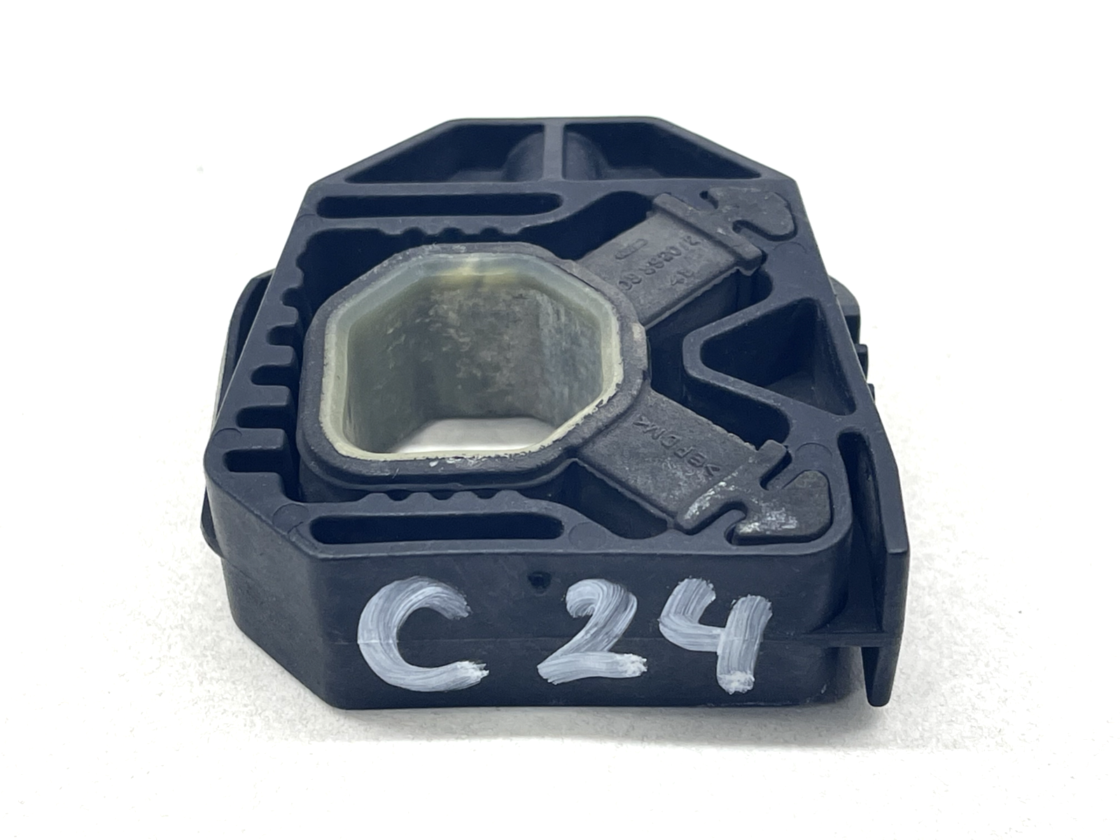 2011 VOLKSWAGEN GOLF UPPER RADIATOR RUBBER MOUNT MK6 1Z0121367B  