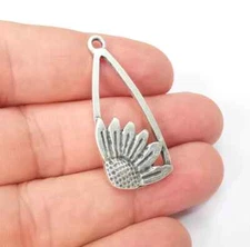 Sun Flower Daisy Plants Charms Antique Silver Plated jewelry accessories G28594