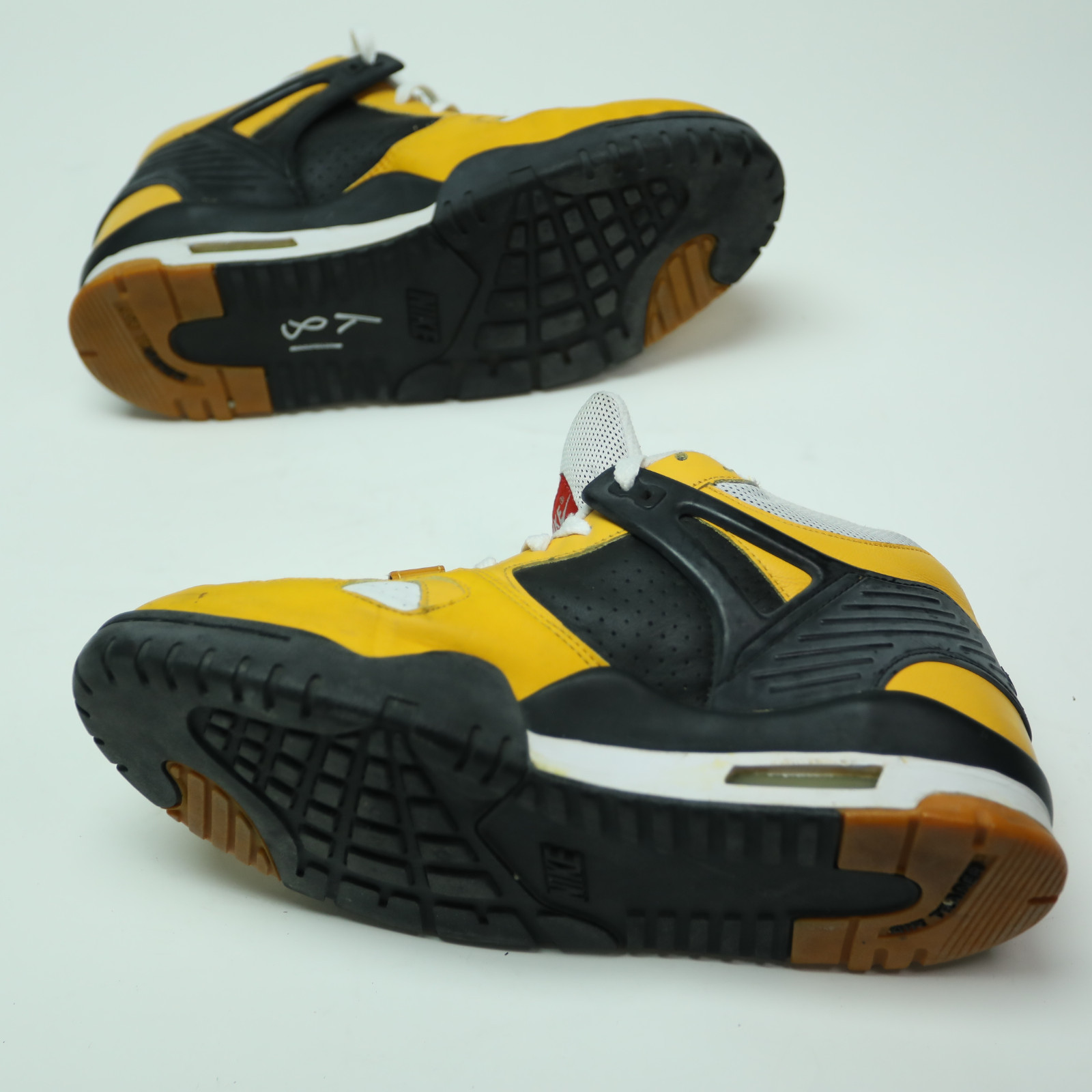 Nike Air Trainer III Mens Size 12 Mid Premium Premium Premium Sertig 312333-061 Red Taxi White 12506c Nike Air Trainer III Mens Size 12 Mid Premium Premium Premium Sertig 312333-061 Red Taxi White 12506c