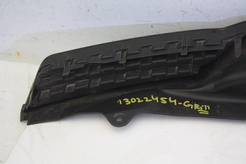 Parrilla parachoques delantera Toyota Urban Cruiser 53114-52040 genuina - Imagen 11 de 15