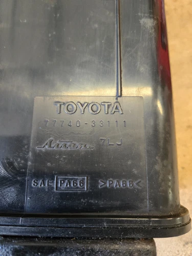1997-2001 TOYOTA CAMRY LEXUS ES300 FUEL VAPOR CHARCOAL CANISTER 77704-33111 OEM