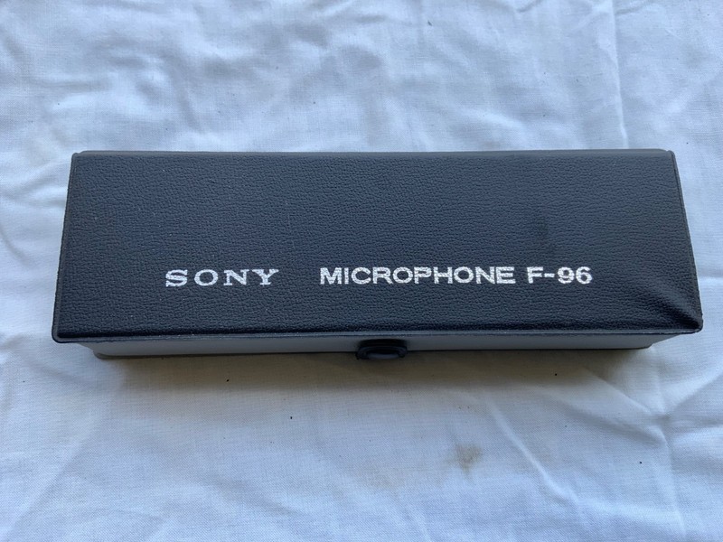 vintage sony microphone f-96 with case.