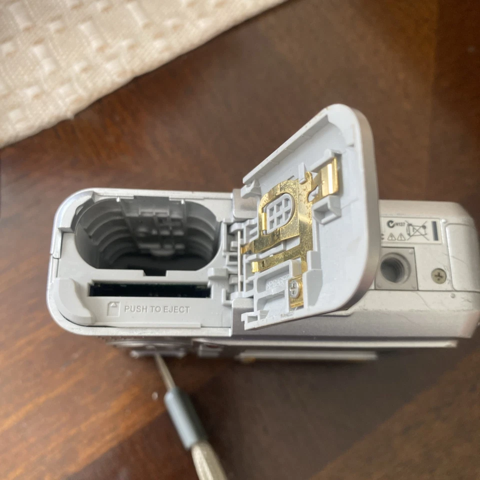 Kodak EasyShare C433 4.0MP AF no battery - Image 3 of 3