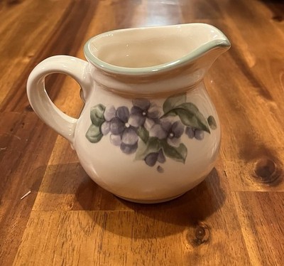 Pfaltzgraff Stoneware Garden Party Creamer Purple Violets Green Leaves 10 Fl oz