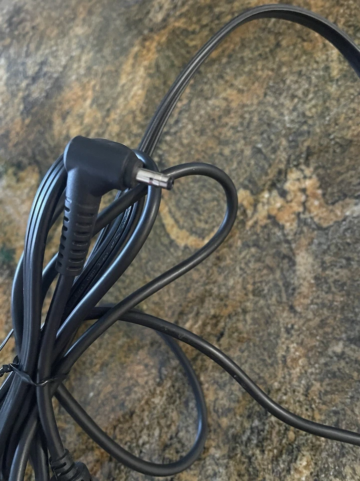 Rocketfish RF-G1182 HDMI Splitter - Replacement AC/DC 5V 1000mA Adapter - Image 4 of 4