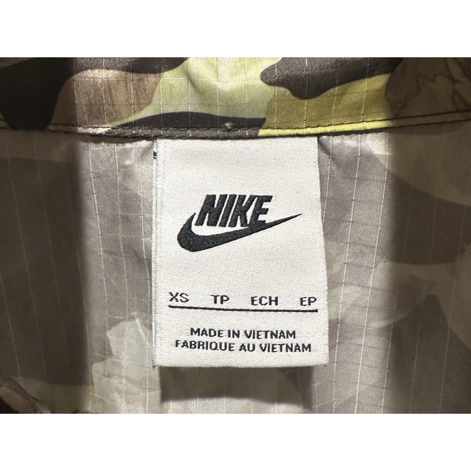 SACAI X NIKE Giacca a vento mimetica Nike da donna taglia XS cargo kaki