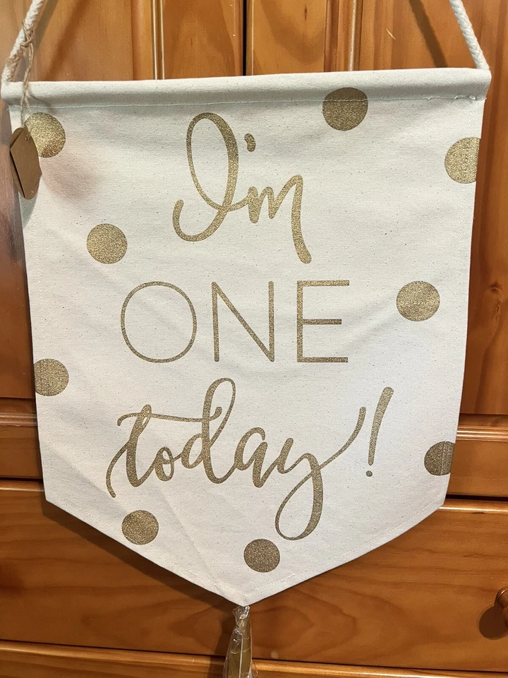 Nuevo Mud Pie 1er Cumpleaños “Soy Uno Hoy” Letra Dorada Lienzo Bandera Bandera 17”x14” Foto 4 de 4