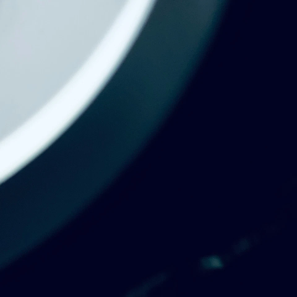 Genuine Samsung Micro-USB Mains Charger ETA3U30UBE for Phones/Bluetooth Headsets - Image 3 of 4