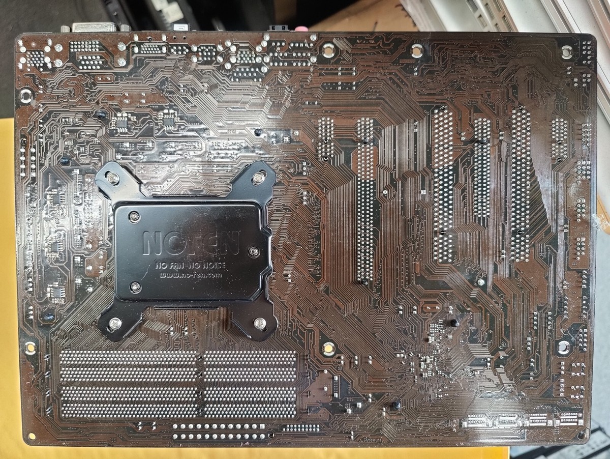 ASRock Z77 Extreme4 LGA1155 CPU Intel Xeon E3 ,16GB DDR3 Desktop