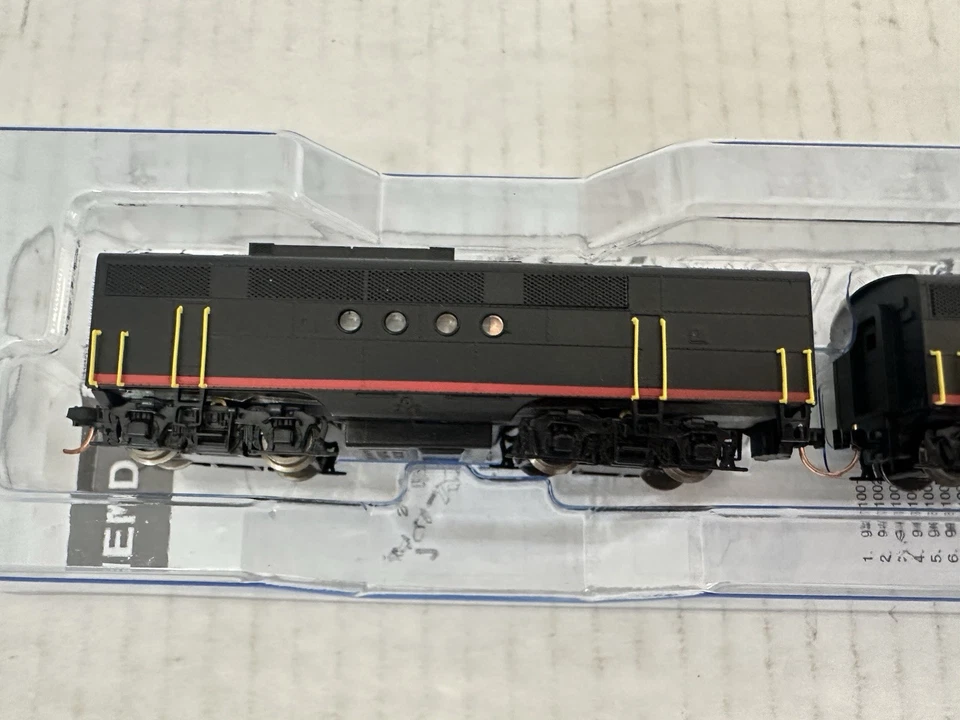 Micro-Trains N 992 00 031 EMD FT A/B  Unit Loco Set Cotton Belt #923 DCC - Image 3 of 4