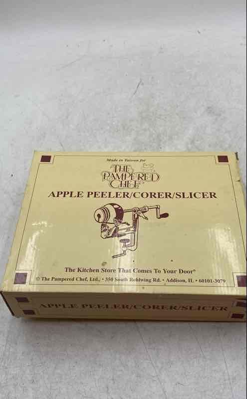 Pampered Chef Silver Kitchen Tool Gadget Portable Apple Peeler Corer Slicer