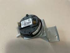 OEM BRYANT CARRIER PAYNE HK06WC069 PRESSURE SWITCH IS20205-4021