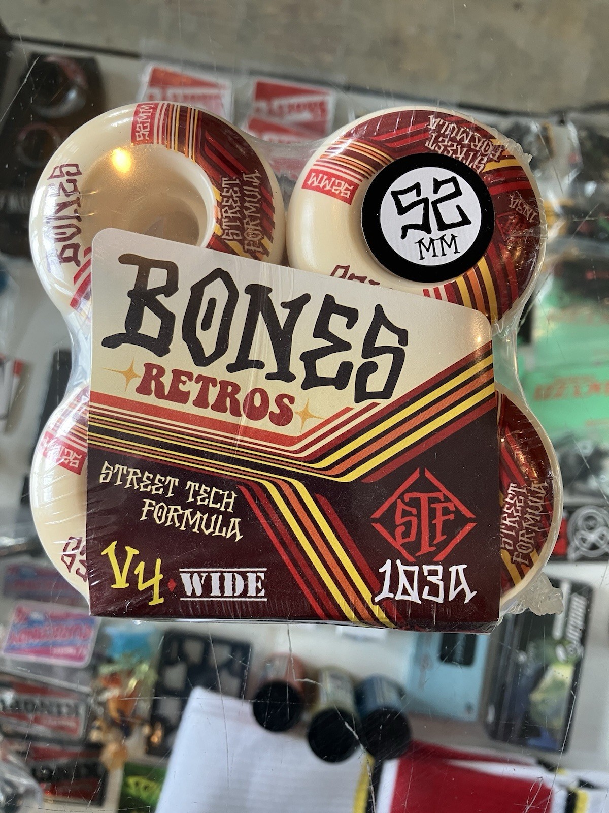 Bones Skateboard Wheels 52mm Retros V4 Wide STF 99A White