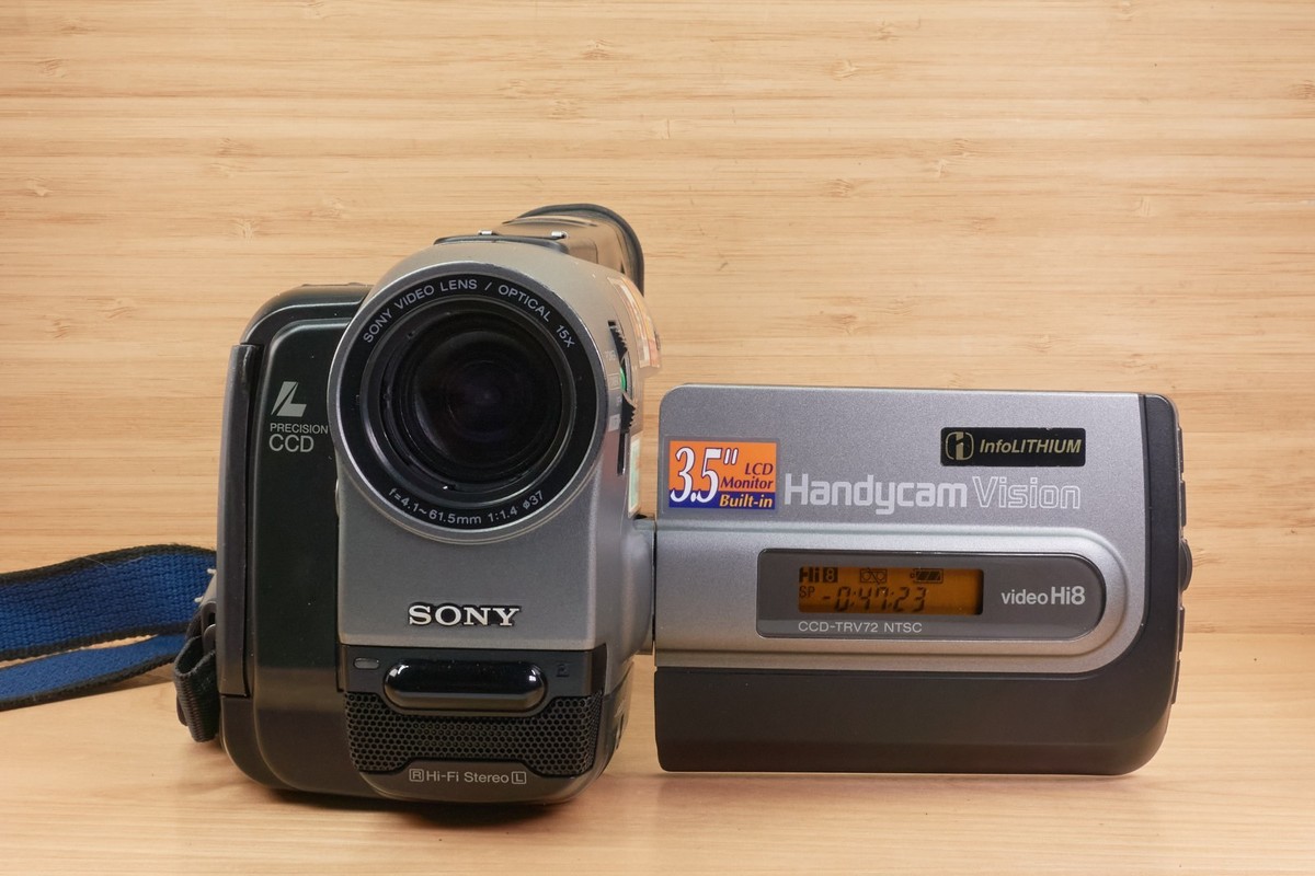 Sony Handycam CCD-TRV72 NTSC Video Hi8 Camcorder / Tested / Made