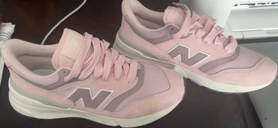 New Balance 997R Pink White Gray Mesh Suede Low Top Sneaker Cushioned Breathable
