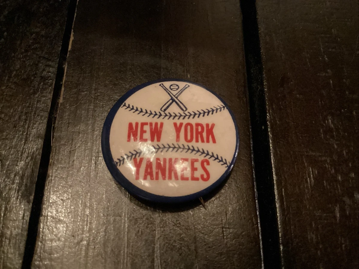 Vintage NY Mets Button With Ribbon and Bat Ball Charms Ex+ Mr Met