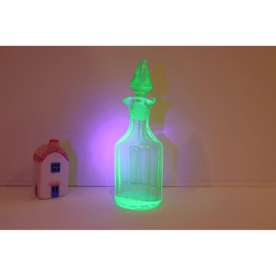 Uranium Decanter with Stopper - Vintage - 5.5'' tall - Green Glass