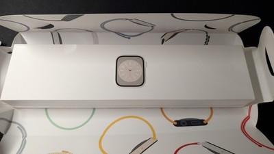 Apple Watch Series 8 GPS+Cellular 45mm Aluminum Starlight Unlocked A2774