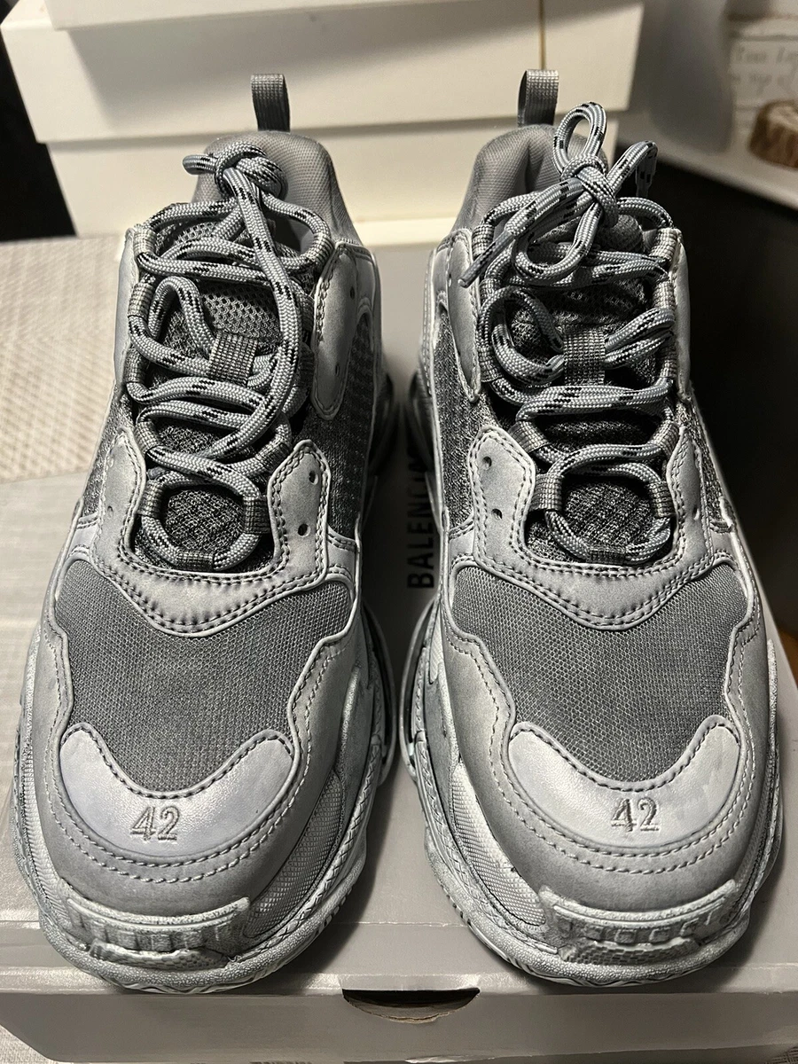 NEW Men’s Balenciaga Triple S Sneaker Sz 9 / 42 - Grey