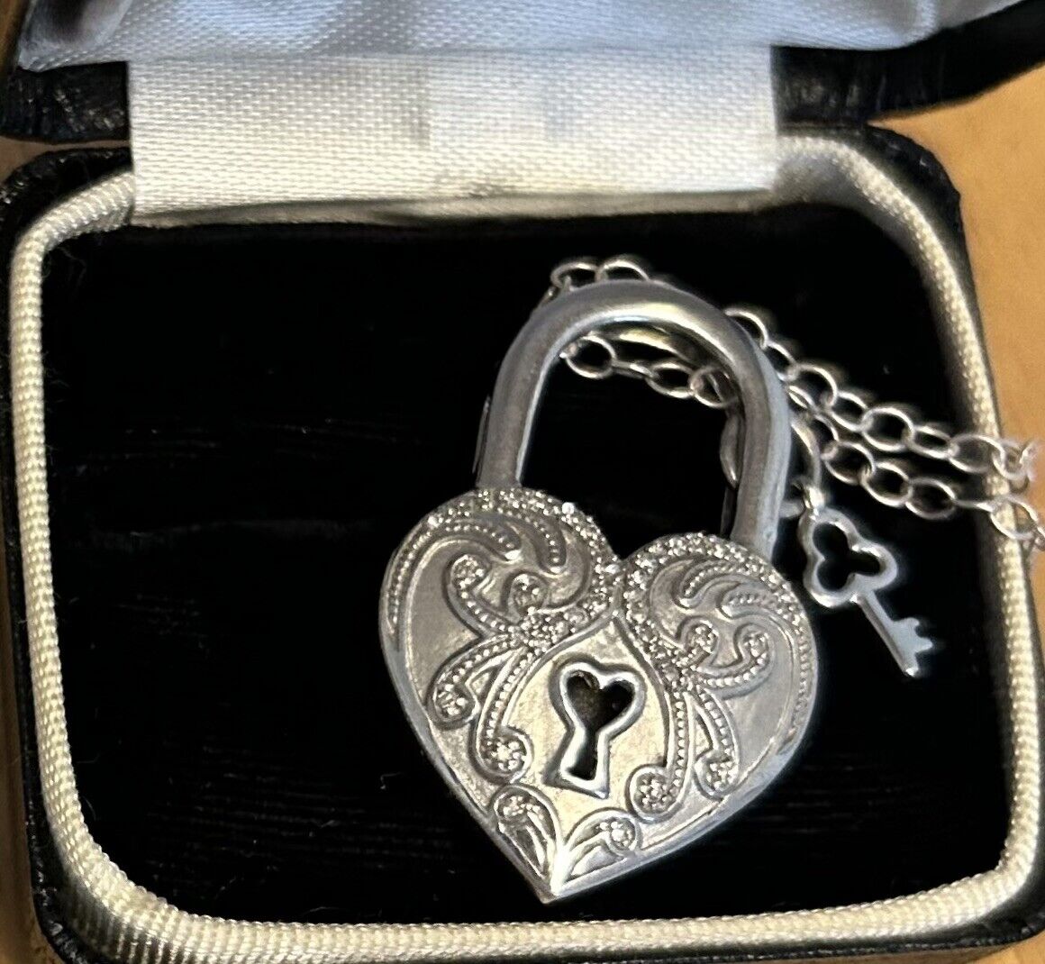 Unique Large Metal Heart Shaped Lock Unique Large Metal Heart Shaped Lock