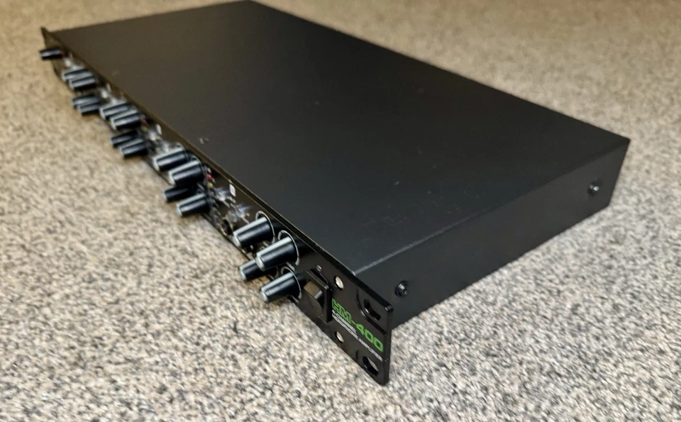 Mackie HM-400 Headphone Amplifier 4 Channel High End Performance - Image 2 of 4