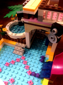 LEGO FRIENDS: Heartlake City Pool (41008) W/INSTRUCTIONAL MANUAL 100% COMPLETE