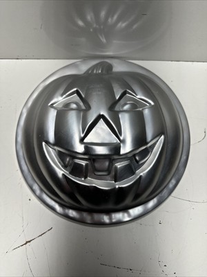 Vintage Wilton Pumpkin Aluminum Cake Pan 503-598 1975
