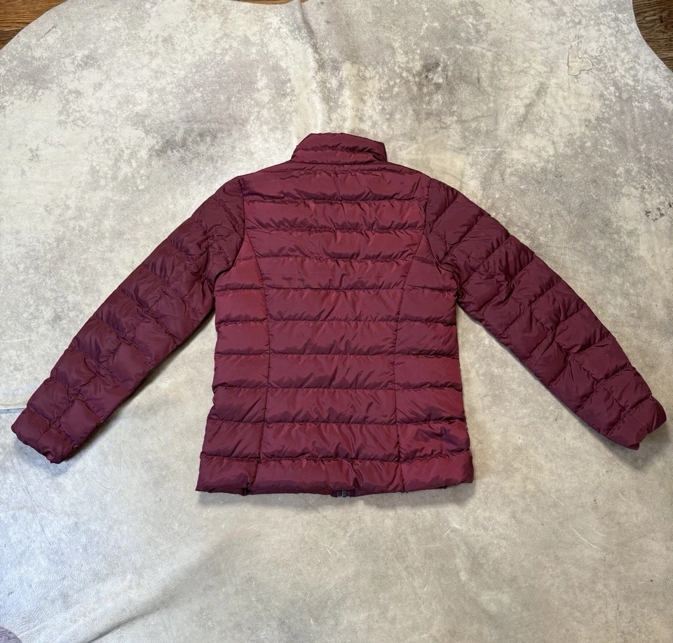 Chaqueta de plumón Eddie Bauer 650 para mujer talla pequeña borgoña ligera acolchada Foto 2 de 4