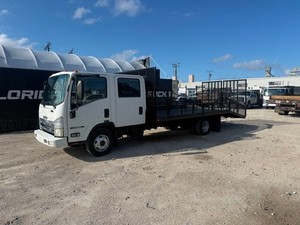2008 Isuzu NPR Crew Cab Dovetail Flatbed 5.2 Diesel