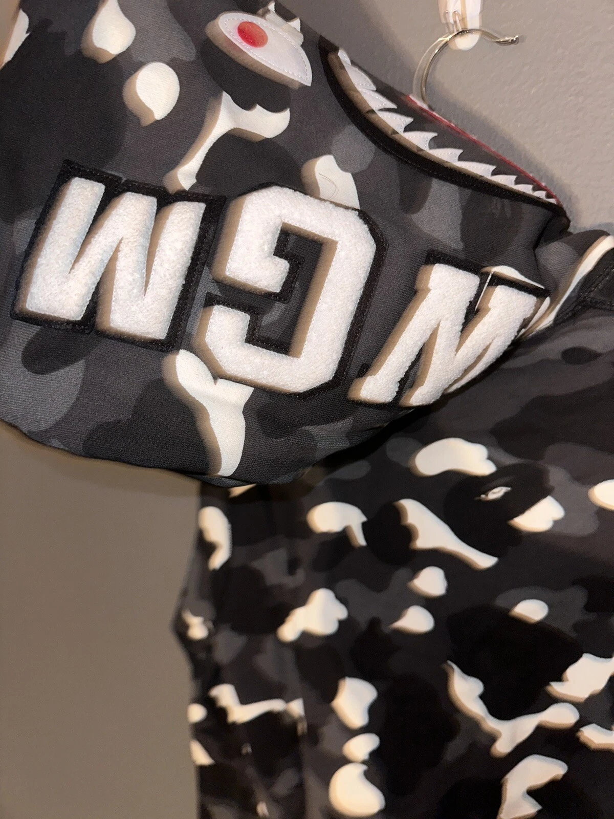 A BATHING APE (BAPE) Felpa con cappuccio e zip intera BAPE City Camo Shark WGM (FW18) PICCOLA NUOVA