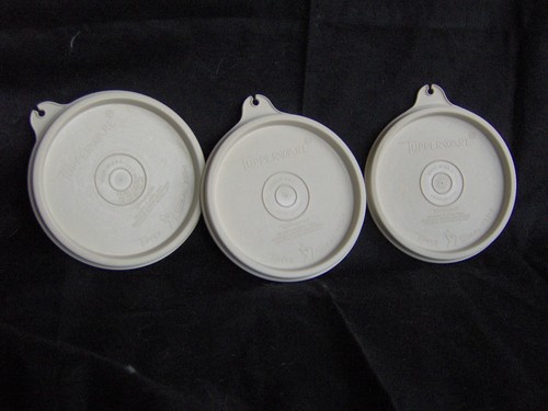 TUPPERWARE RUNDER 3 3/4" "H" DICHTUNG DECKEL # 733 CREME Gewürzbehälter Parfait Dessert - Bild 3 von 4