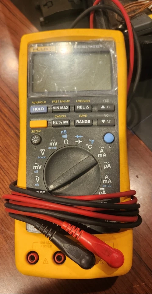 LOTE DE SONDA DE ALTO VOLTAJE PINTEK, FLUKE 189 VERDADERO MEDIDOR RMS Y CABLES, ECT... Foto 4 de 4