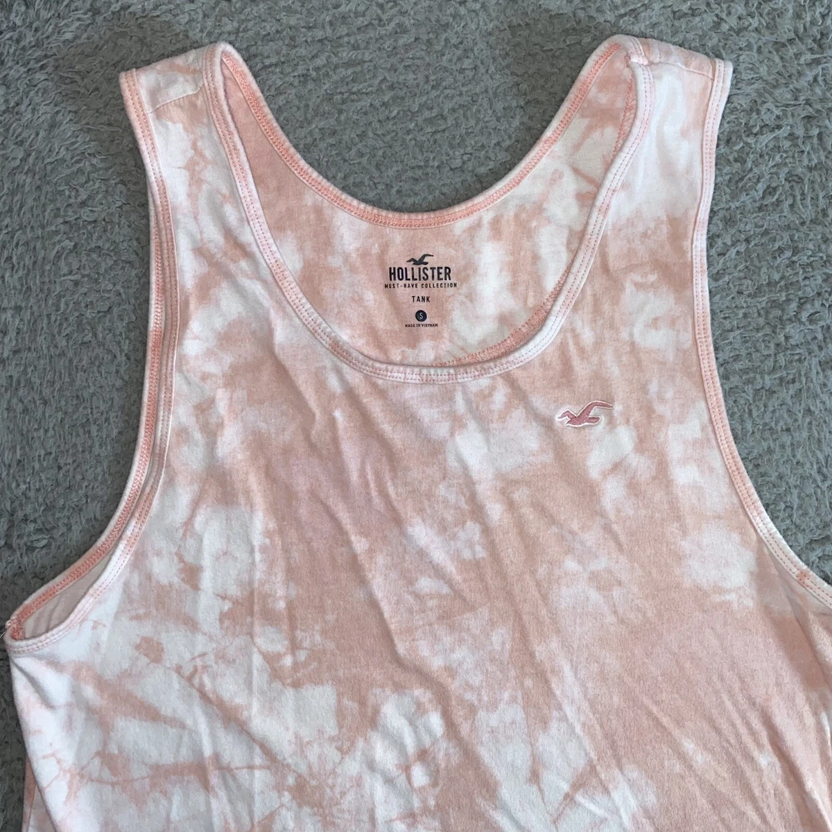 Hollister hot sale tank tops