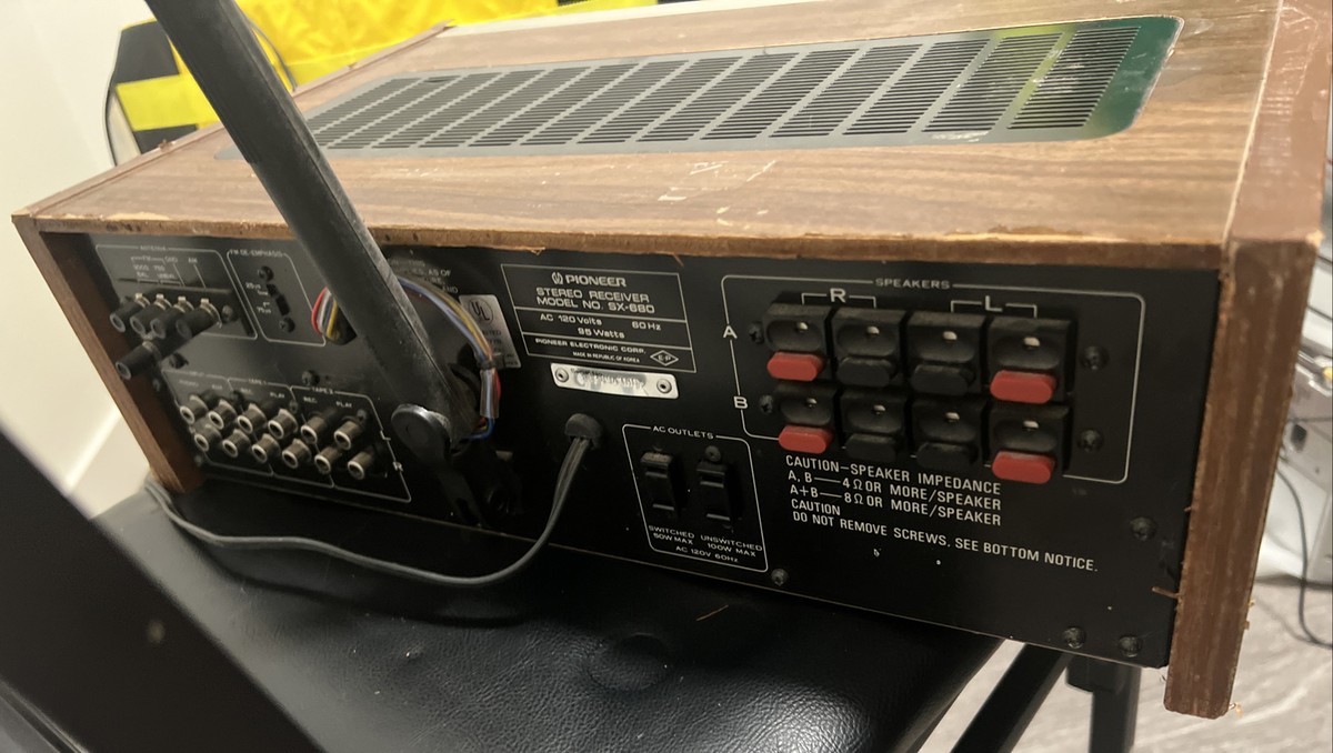 Pioneer SX-680 プリメインアンプ Pioneer SX 680 AM/FM Stereo Receiver Vintage Audio Walnut Veneer