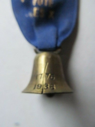 1938 Antique Retirement Life Insurance Advertising Pin / Medal, Liberty Bell - Picture 3 of 5