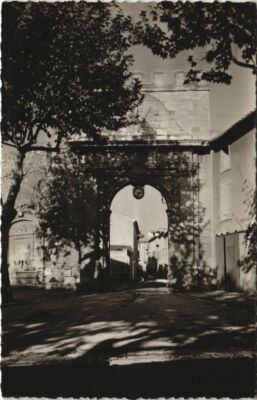 Old postcard Monteux Porte d'Avignon (1086947)