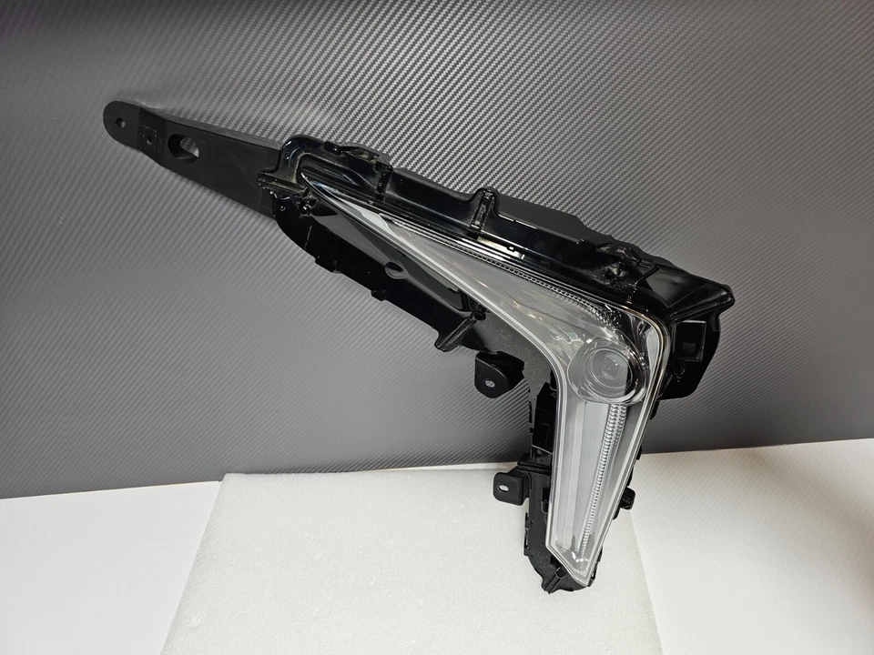 Lexus LX570 OEM LED Left Fog Light 2016 2017 2018 2019 2020 2021 Foto 3 de 4