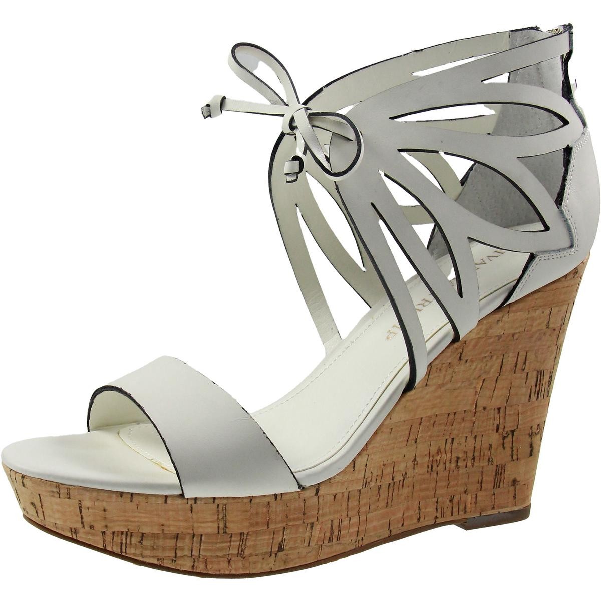 Женские белые кожаные босоножки на танкетке Ivanka Trump 8 Medium BM BHFO 7149 3790₽