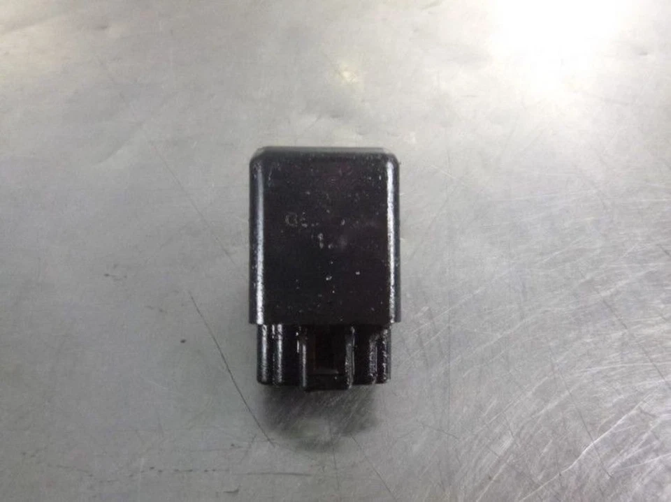 88 89 90 Suzuki GSXR 750 Relé A Foto 3 de 4