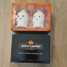 New In Box Halloween Ghost Salt & Pepper Shaker Set - White 3.5"x 2"