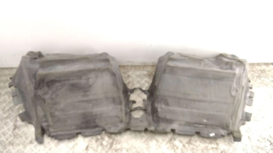 Alfombra interior trasera gasolina 110 kW BMW Z4 E85 Cabriolet 2006 2.0 Foto 4 de 4